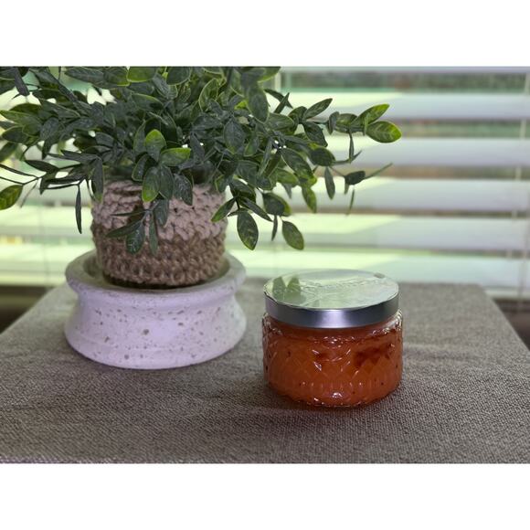 Gold Canyon Candles Small 8oz  Peaches and Pumpkin Scented Candle  Hard to Find - Picture 1 of 2